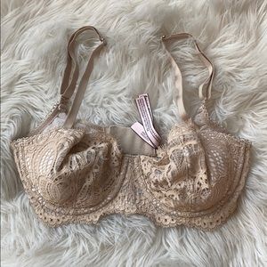 Victoria’s Secret Push Up Without Padding Bra